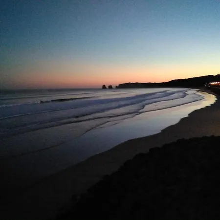 Con Terraza Sobre El Mar *
