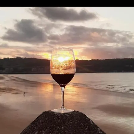 Apartamento Con Terraza Sobre El Mar