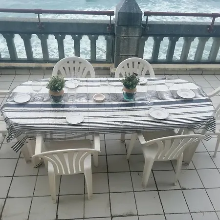 Appartement Con Terraza Sobre El Mar